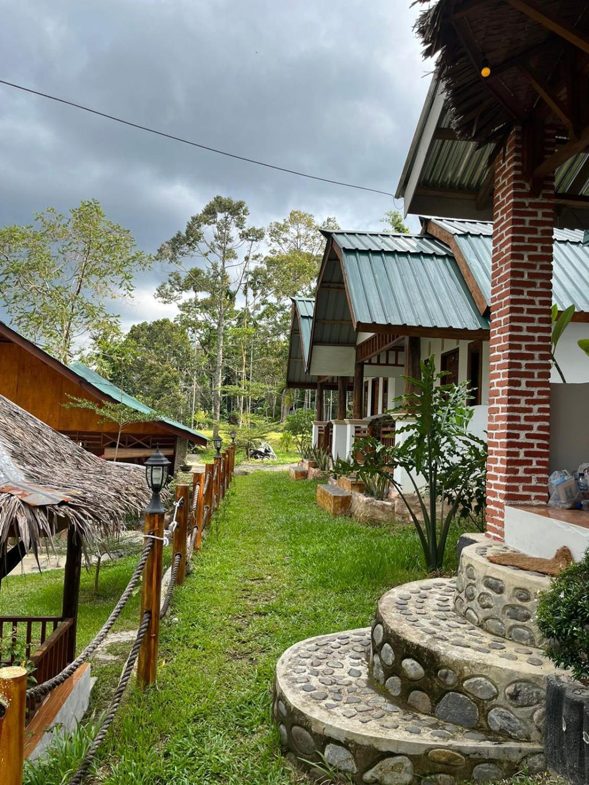 Asim Paris Guesthouse & Jungle Trekking 부킷 라왕 외부 사진